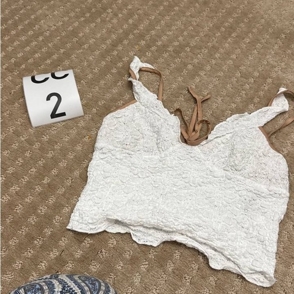 White Lace Sleeveless Top Y2K - Picture 5 of 6